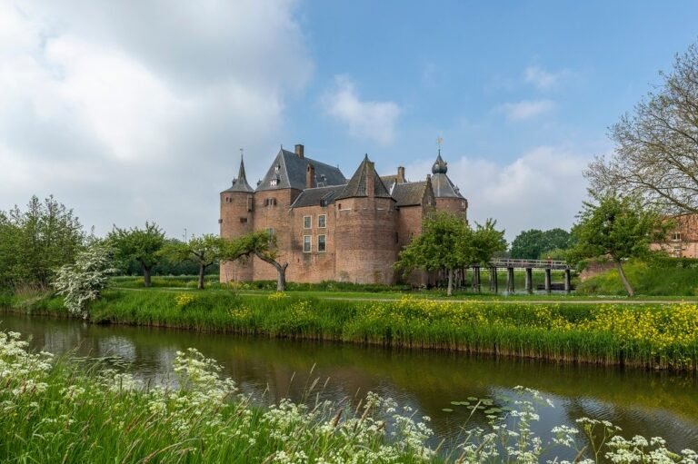 11029 kasteel ammersoyen 1 768x511