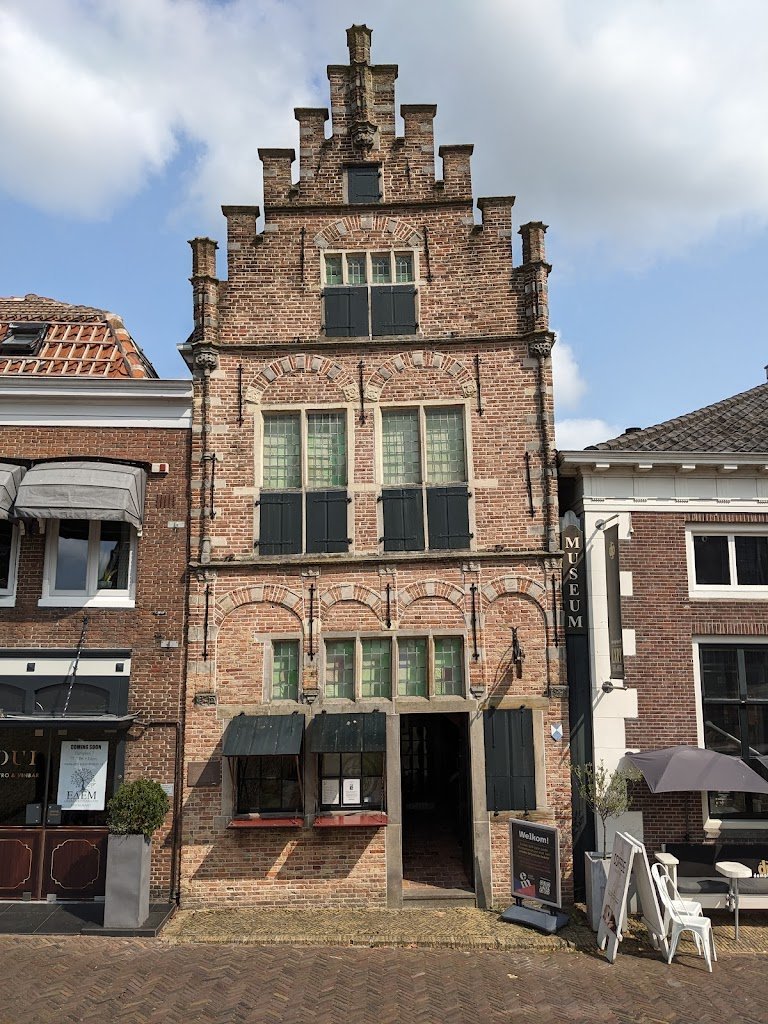 11445 edams museum 1